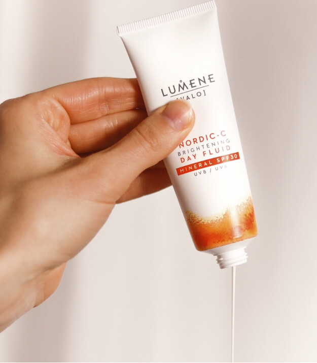 Lumene Brightening Day Fluid Vitamin-C Aydınlatıcı & Leke Karşıtı Nemlendirici SPF30 (50 ml)